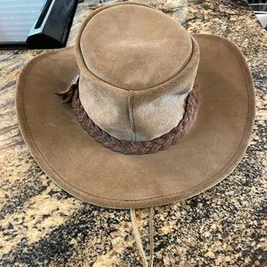 Aussie Bush Squashy light brown (sand) color leather hat.